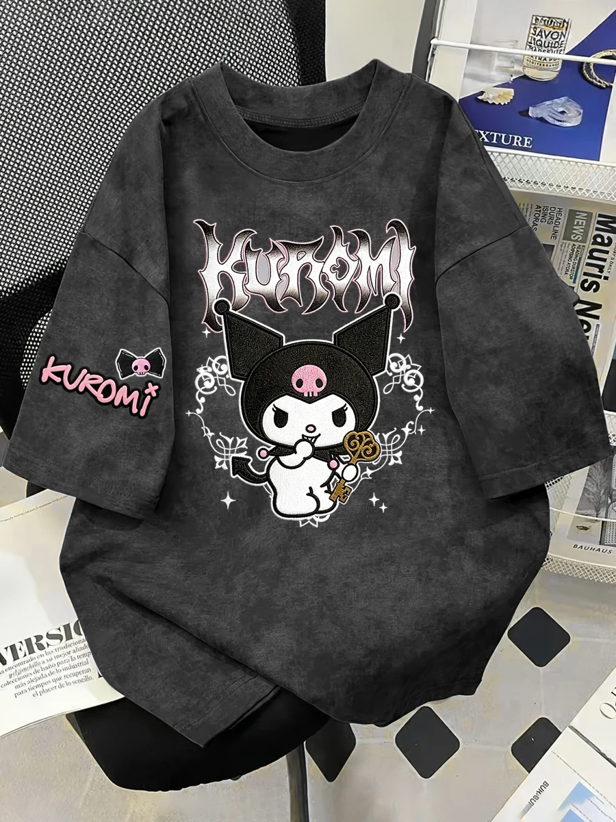 T-shirt donna con stampa Kuromi, vestibilità ampia