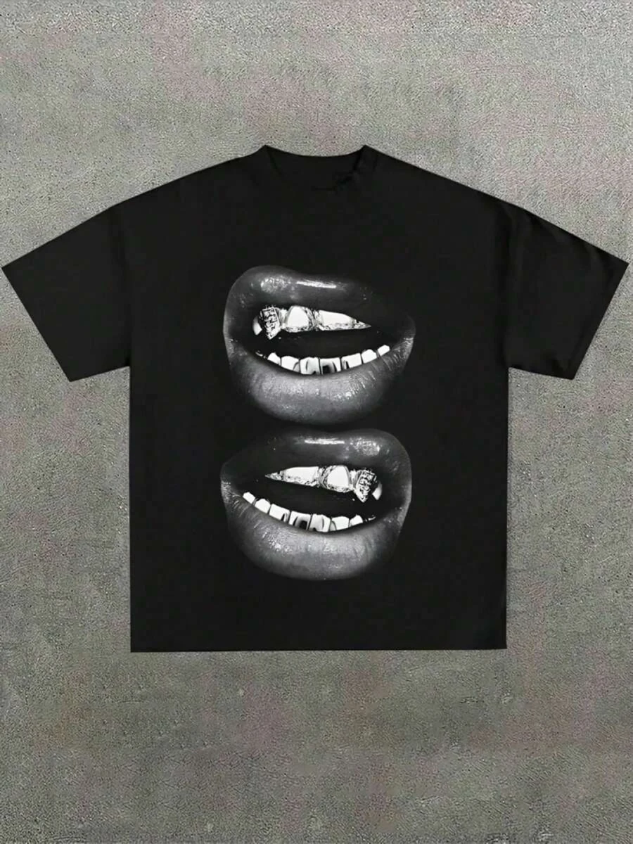 T-shirt nera con stampa labbra barbecue